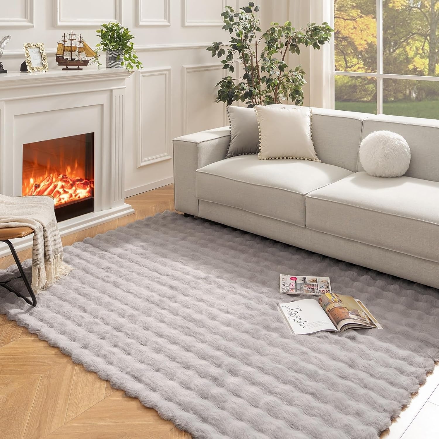 Faux Rabbit Fur Rug Carpet.  4x6 FT Fluffy Soft Area Rug