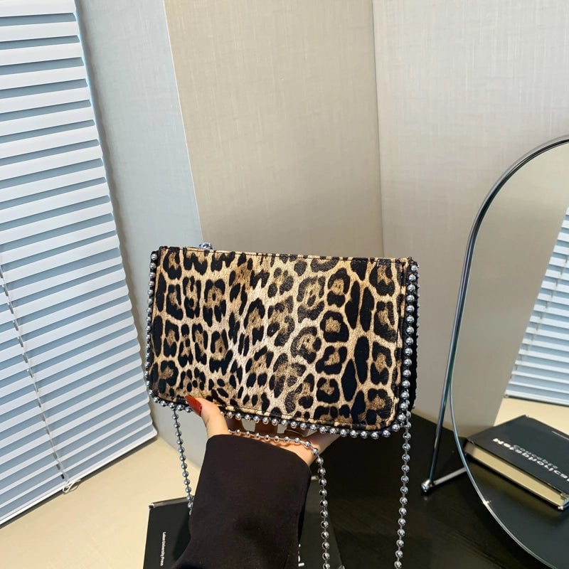 Women's Medium Pu Leather Solid Color Streetwear Square Zipper Crossbody Bag