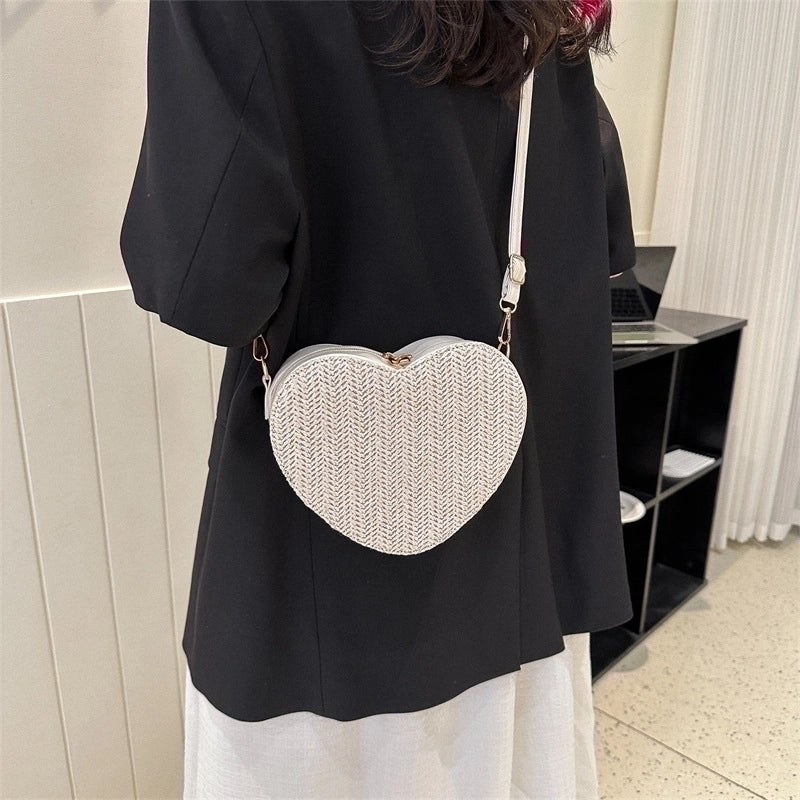Women's Small Straw Solid Color Fashion Weave Heart-shaped Zipper Crossbody Bag