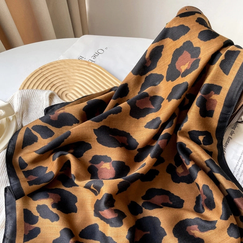Women's Casual Elegant Leopard Polyester Silk Scarf
