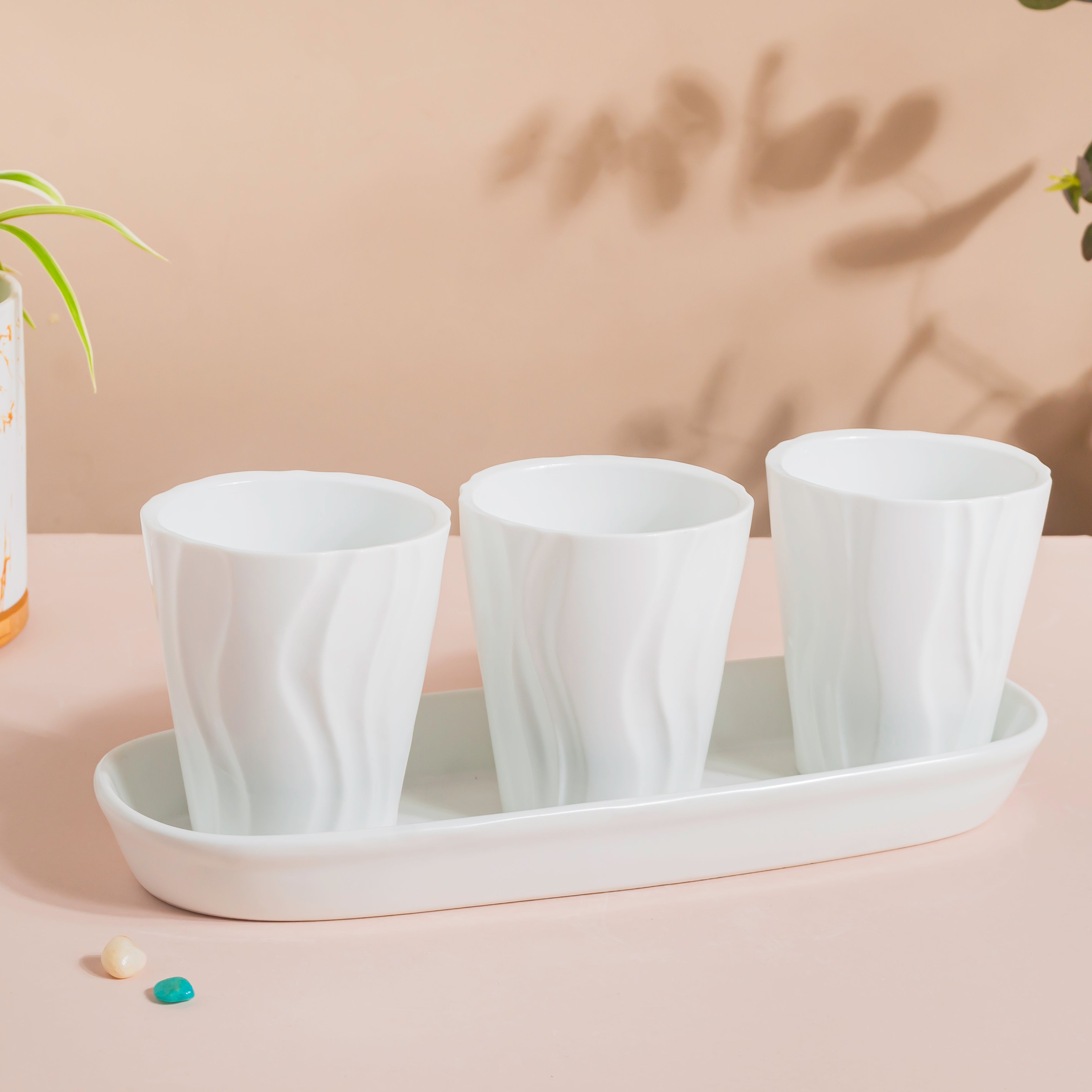 Ternion Wavy Textured Planter Set Of 3 With Plate White