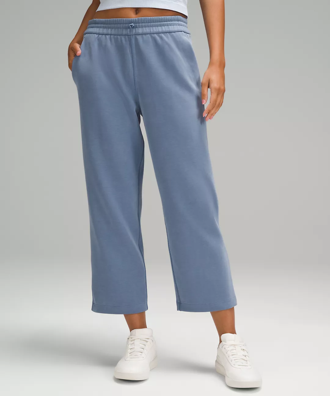 Softstreme High-Rise Straight-Leg Cropped Pant