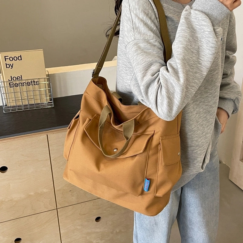Women's Medium Cloth Solid Color Preppy Style Classic Style Sewing Thread Zipper Crossbody Bag