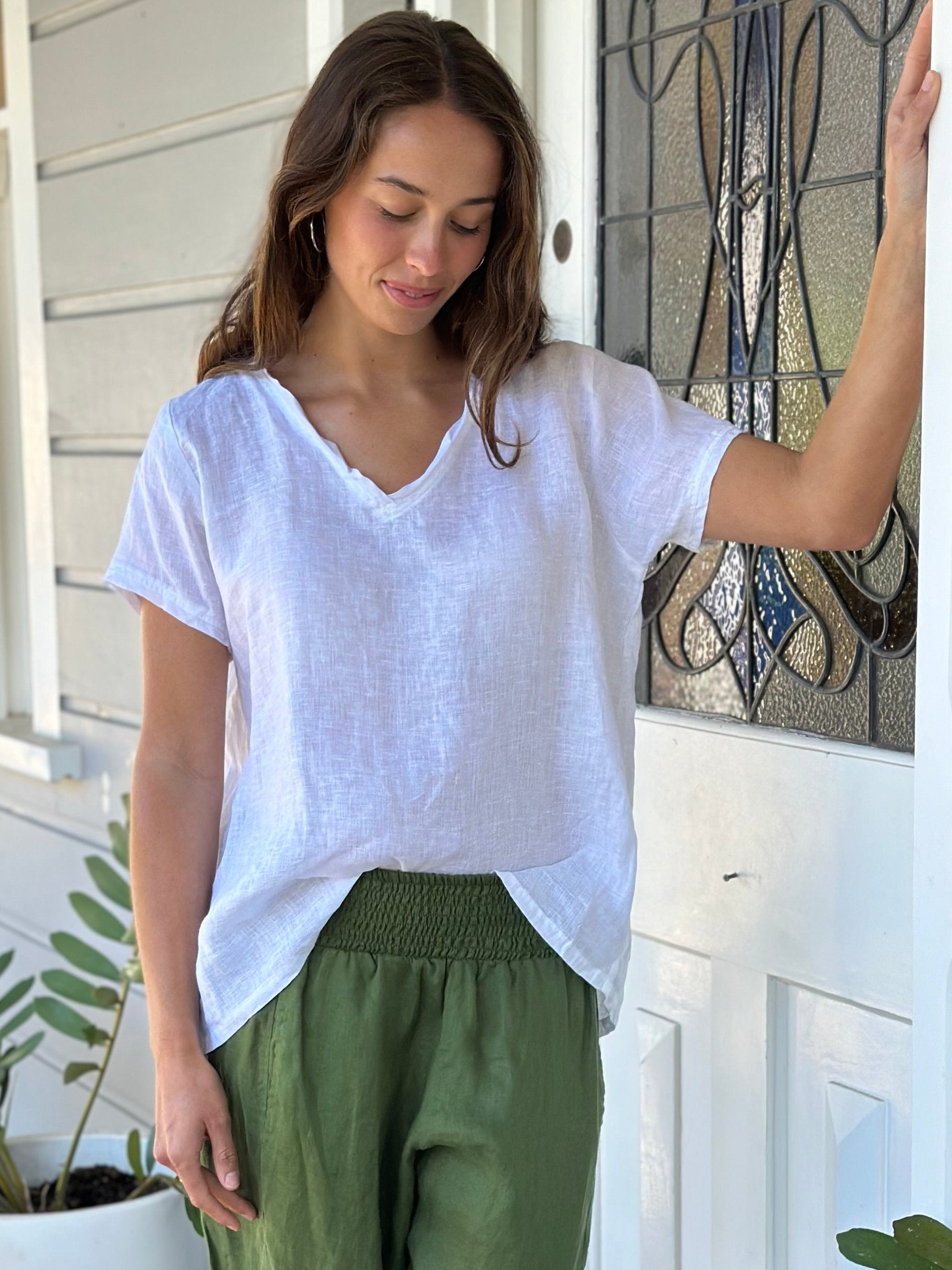 ellie top v neck-white linen