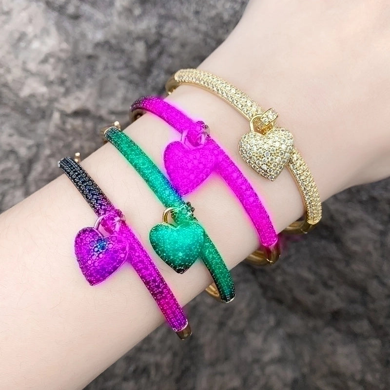 1 Piece Retro Heart Shape Copper Plating Inlay Zircon Bangle