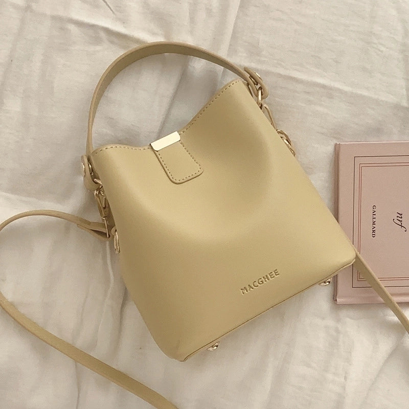 Women's Pu Leather Solid Color Elegant Magnetic Buckle Bucket Bag