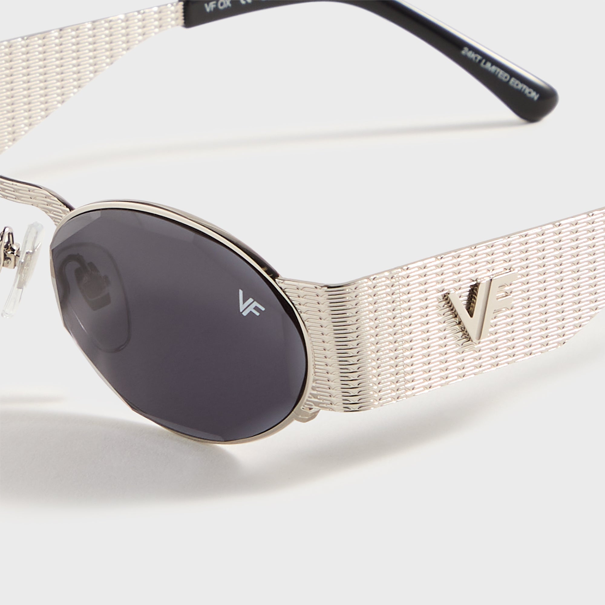 Vintage Frames OX 24KT - White Gold / Black