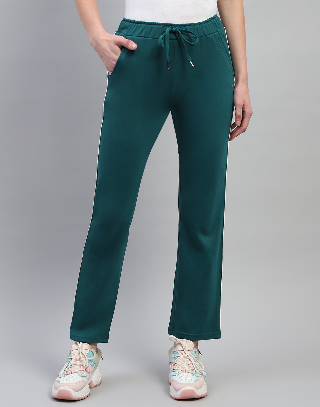 Women Green Solid Regular Fit Lower