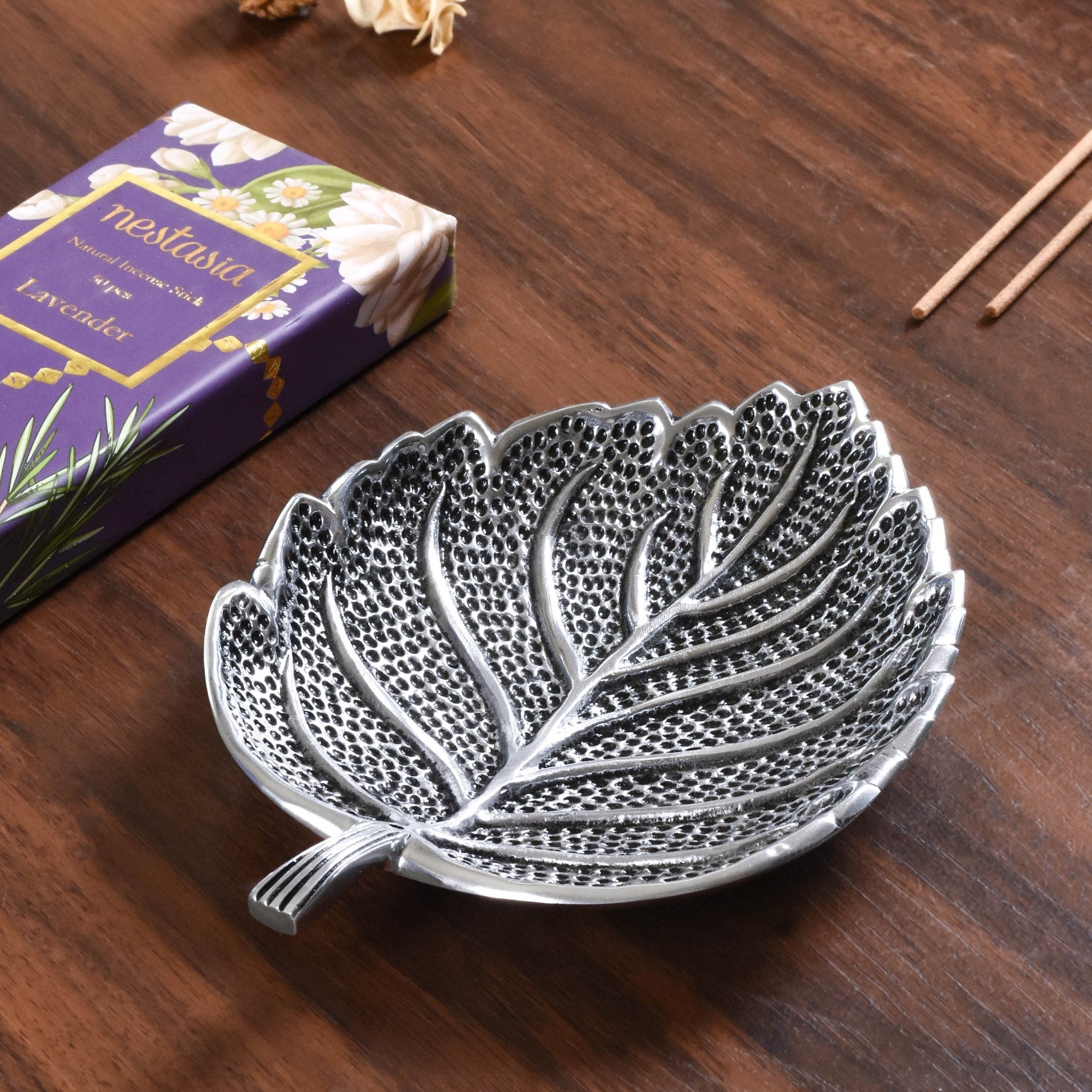 Leaf Incense Holder With Organic Lavender Incense Sticks