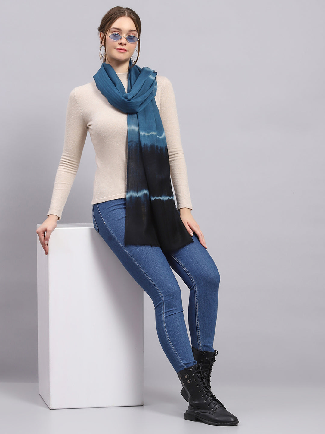 Women Blue Solid Stole