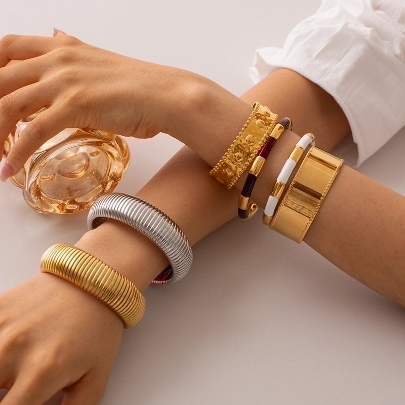 Minimalist Solid Color Stainless Steel 18K Gold Plated Bangle In Bulk