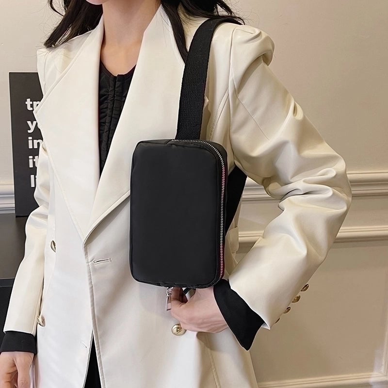 Women's Oxford Cloth Solid Color Classic Style Streetwear Sewing Thread Square Zipper Fanny Pack