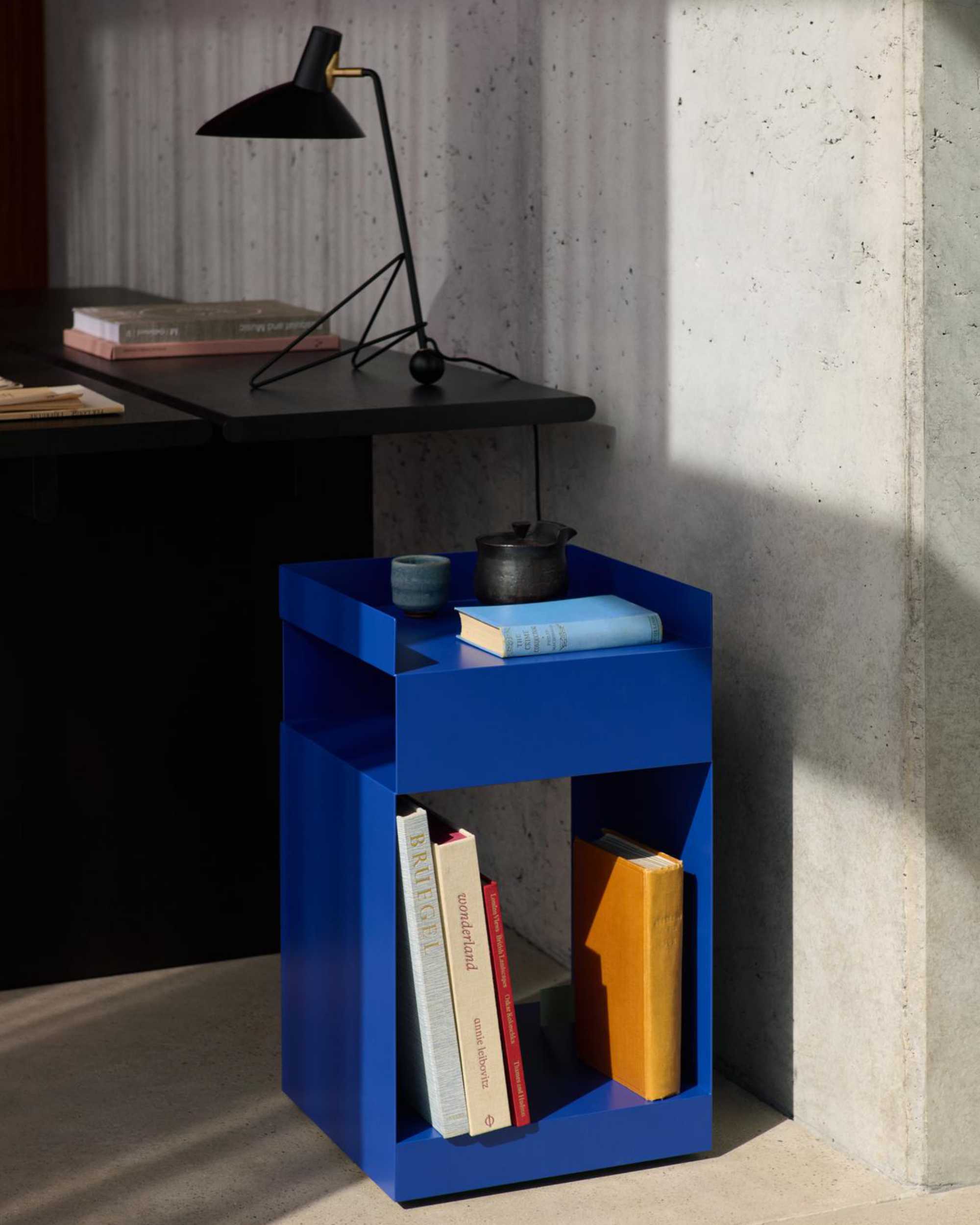 &Tradition Rotate SC73 Side Table. cobalt blue