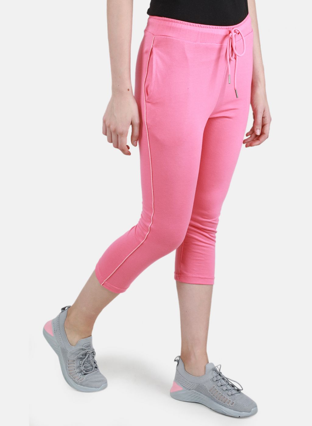 Women Pink Solid Capri