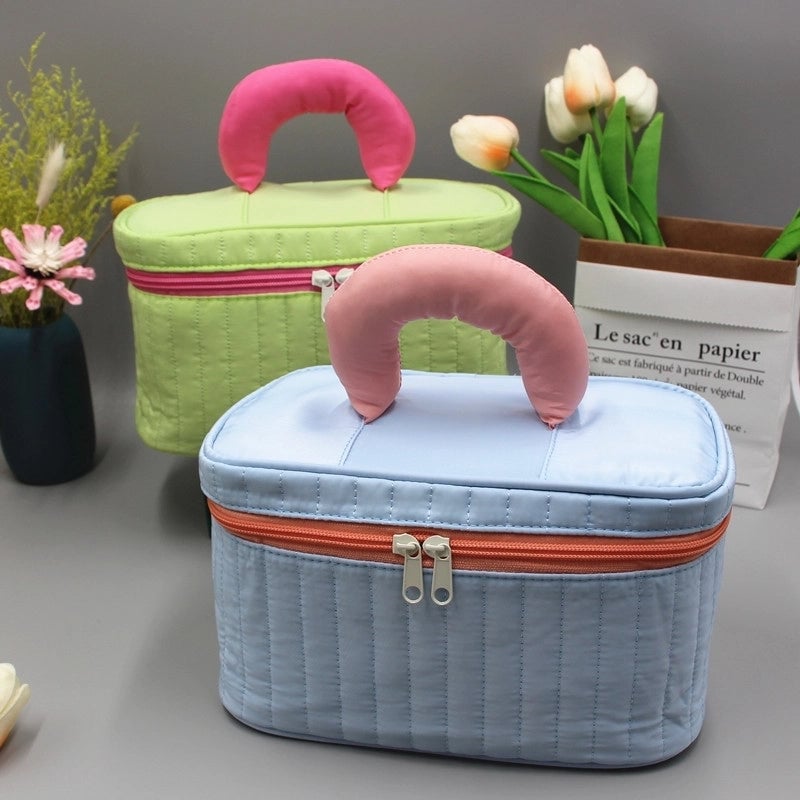 Women's Medium Nylon Solid Color Basic Classic Style Square Zipper Cosmetic Bag