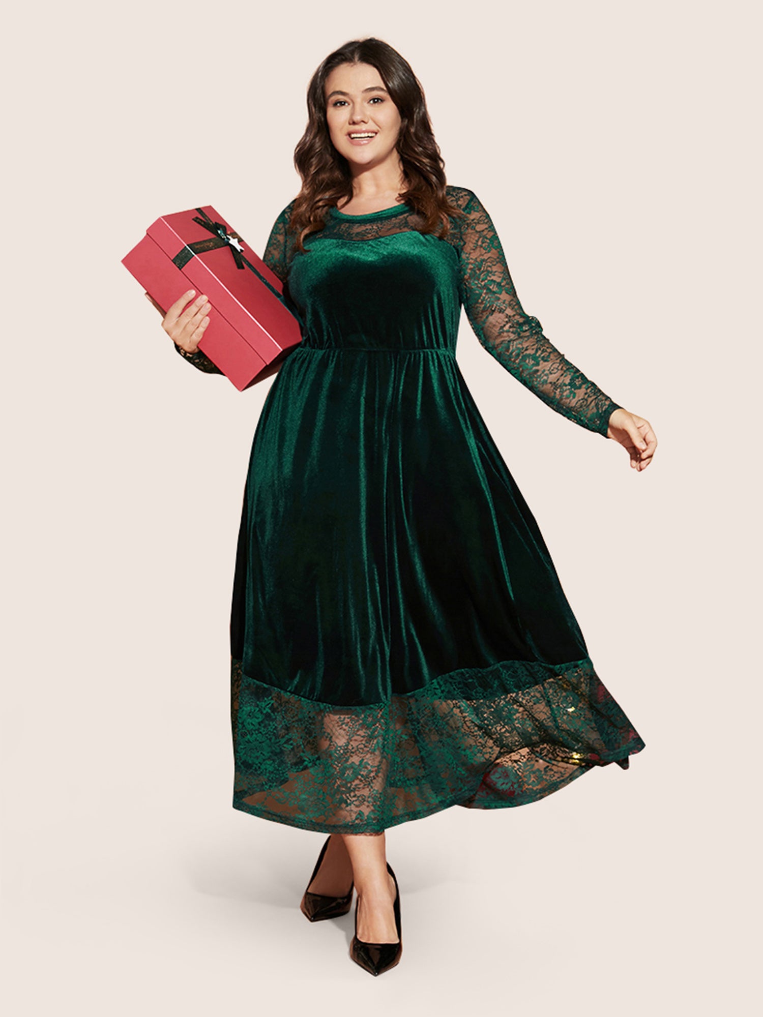 Solid Contrast Lace Pocket Round Neck Velvet Dress