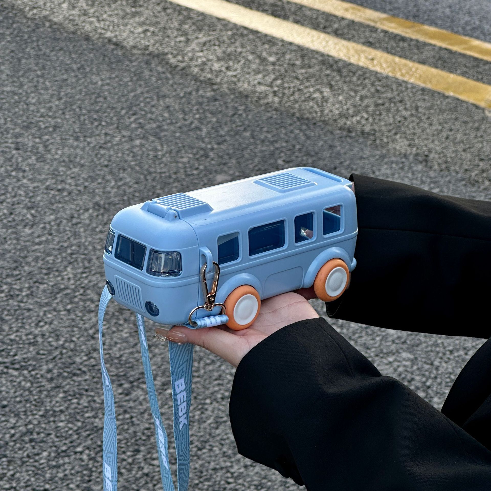 🔥 New-🚌Portable water cup in bus shape
