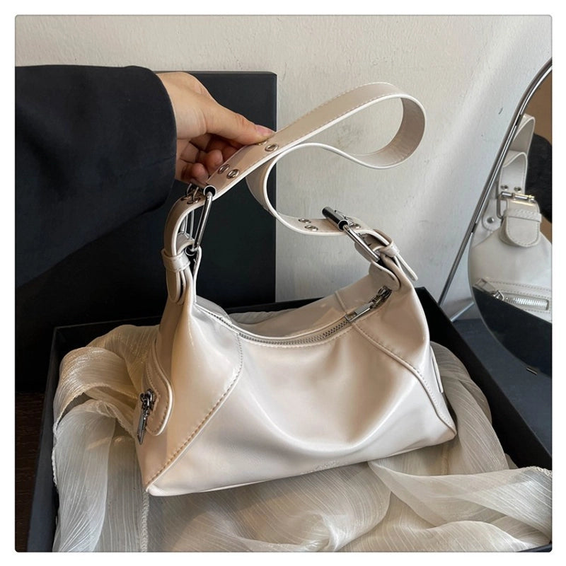 Women's Pu Leather Solid Color Classic Style Streetwear Pillow Shape Zipper Shoulder Bag Crossbody Bag