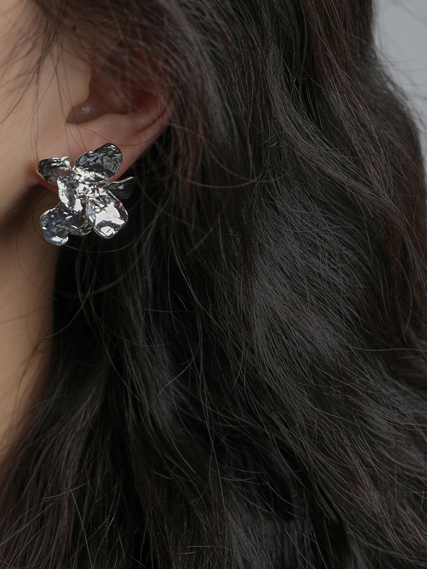 Three-Dimensional Silver Flower Shape Earrings