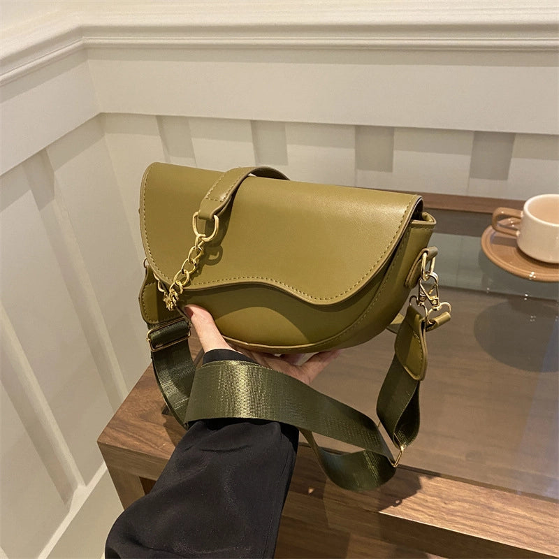 Women's Pu Leather Solid Color Classic Style Semicircle Magnetic Buckle Crossbody Bag Saddle Bag
