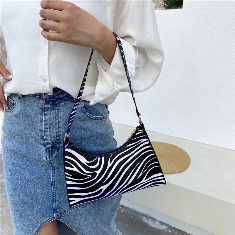 Women's Small All Seasons Pu Leather Leopard Vintage Style Square Zipper Underarm Bag