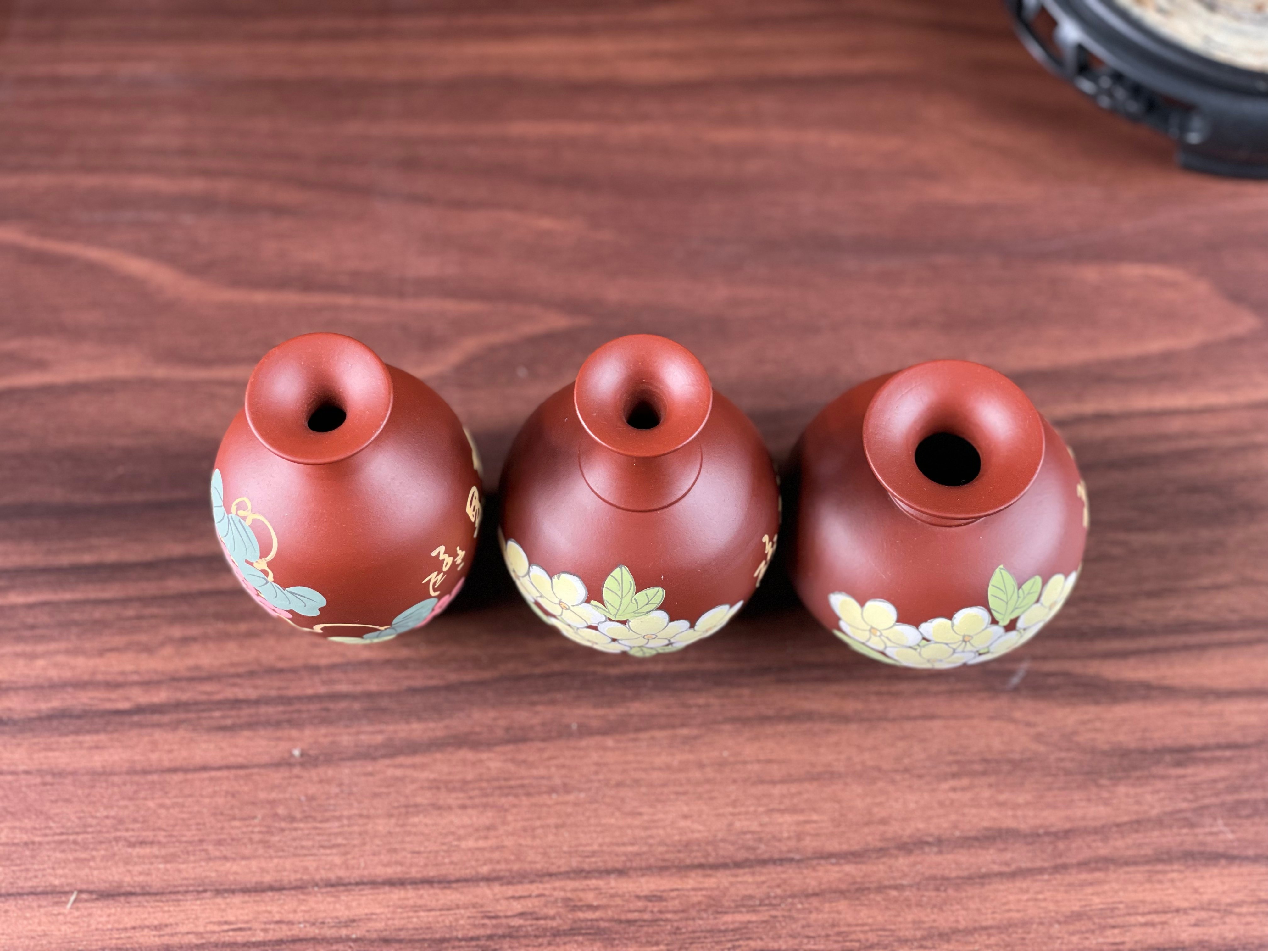 Yixing purple clay vase from China