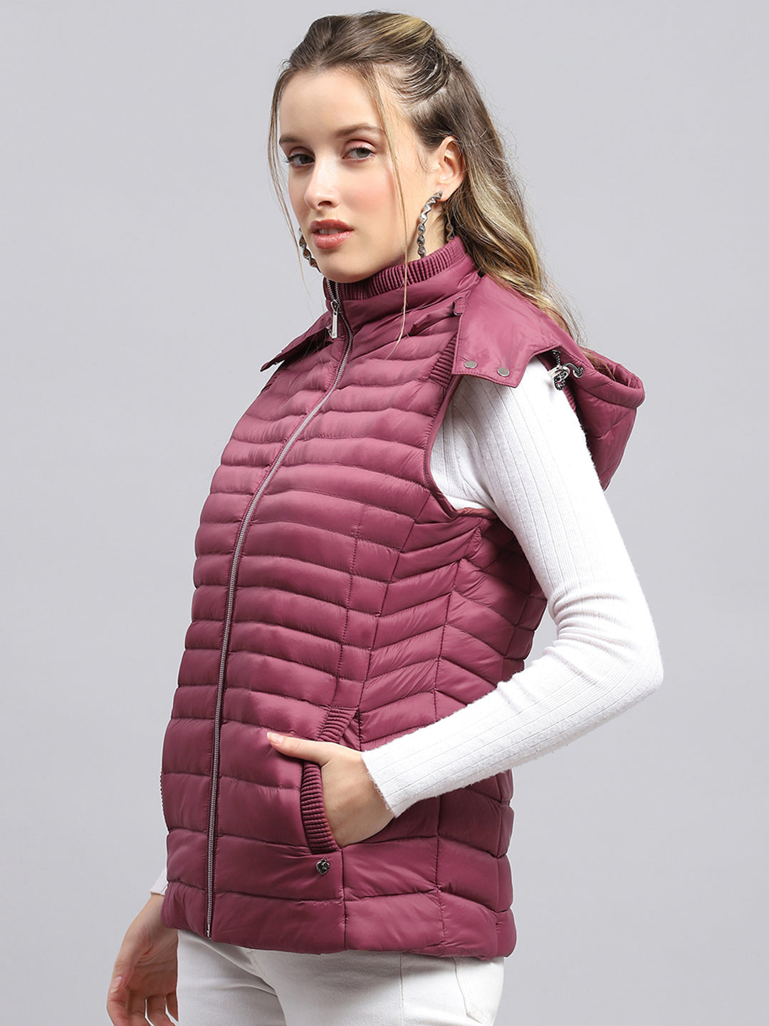 Women Burgundy Solid Detachable Hood Sleeveless Jacket