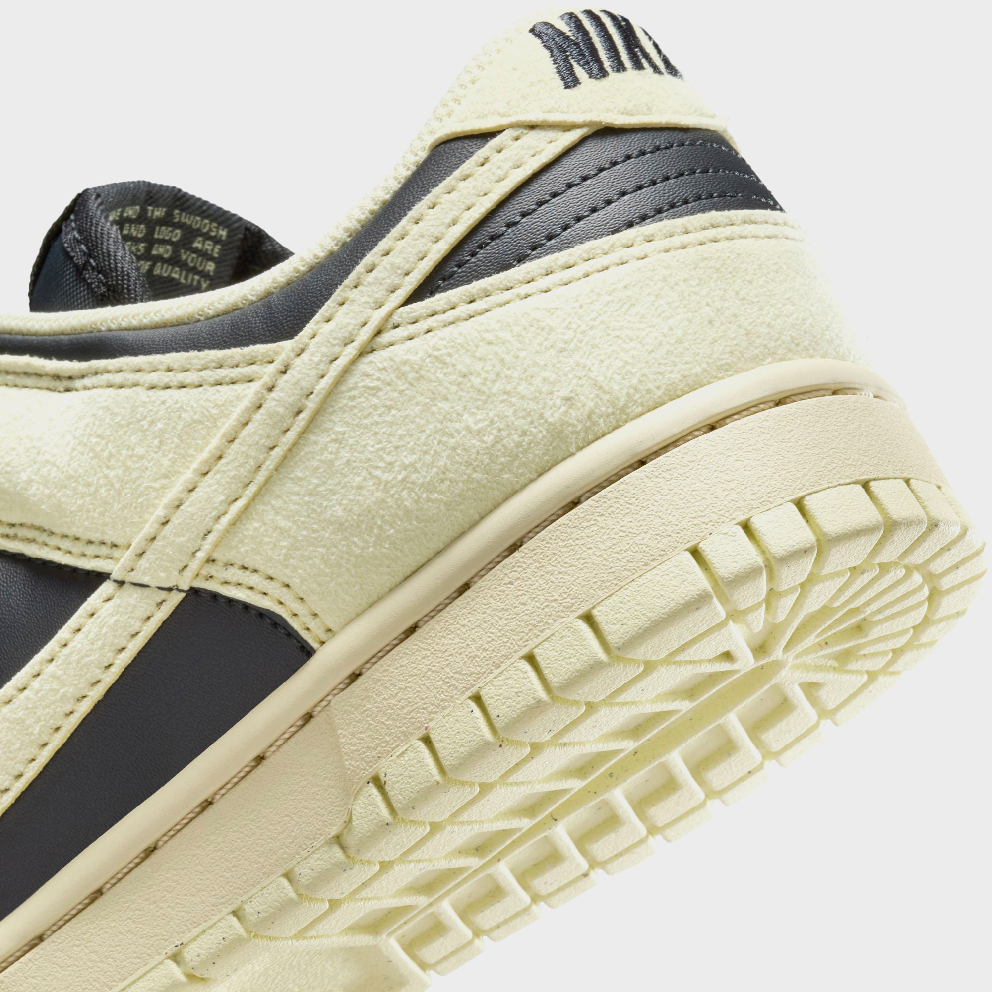 Nike WMNS Dunk Low  - Off-Noir / Light Khaki / Alabaster