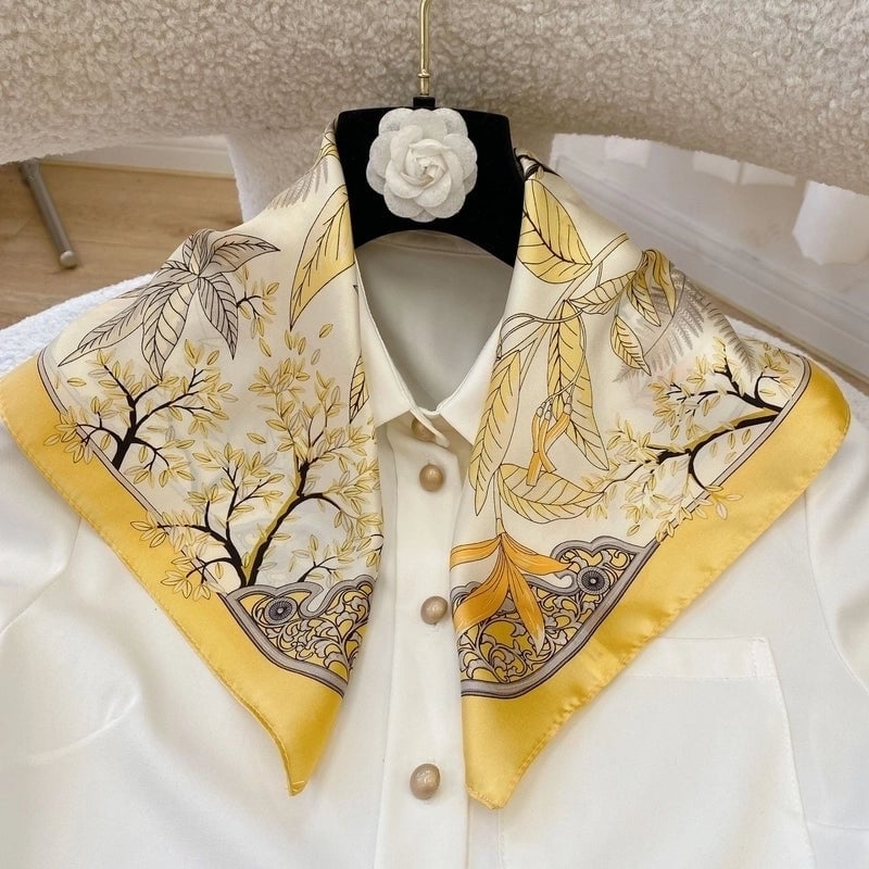 Women's Minimalist Classic Style Color Block Silk Printing Silk Scarf