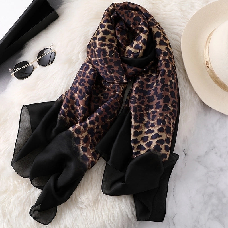 Women's Minimalist Streetwear Leopard Satin Printing And Dyeing Printing Scarf
