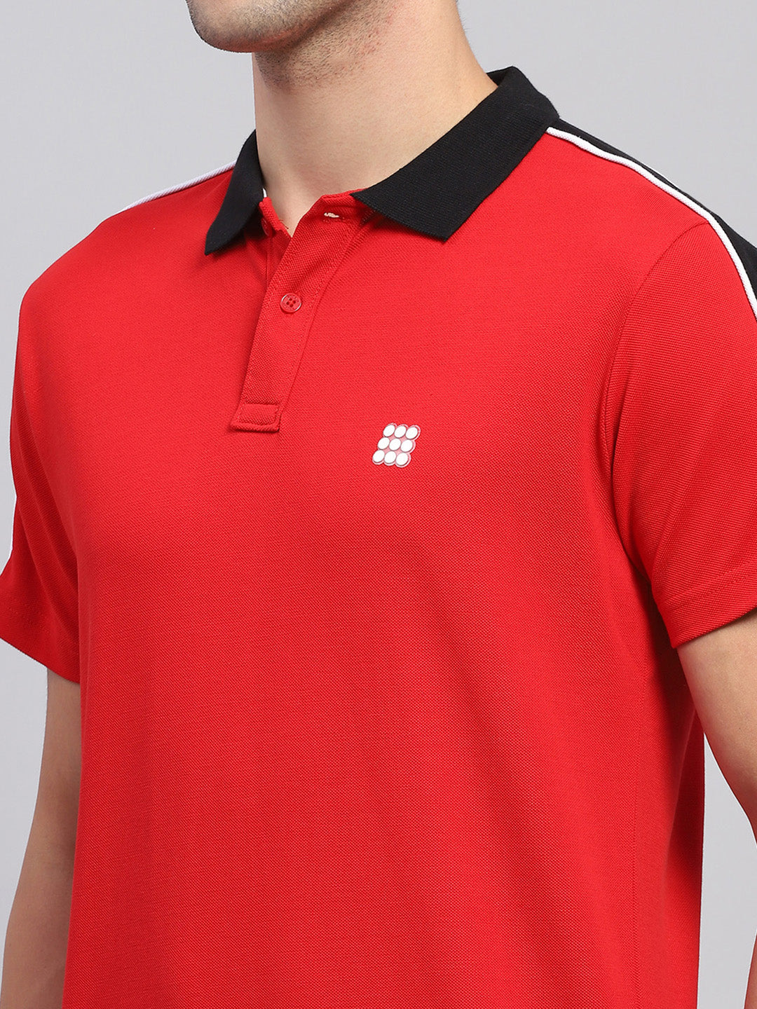 Men Red Solid Collar Half Sleeve T-Shirt