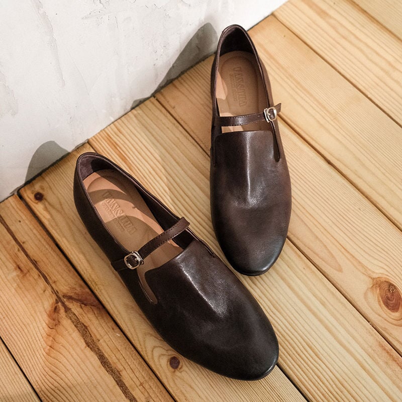 Retro Style Horse Leather Handmade Flat Shoes Mary Janes Low Heel in Black/Brown