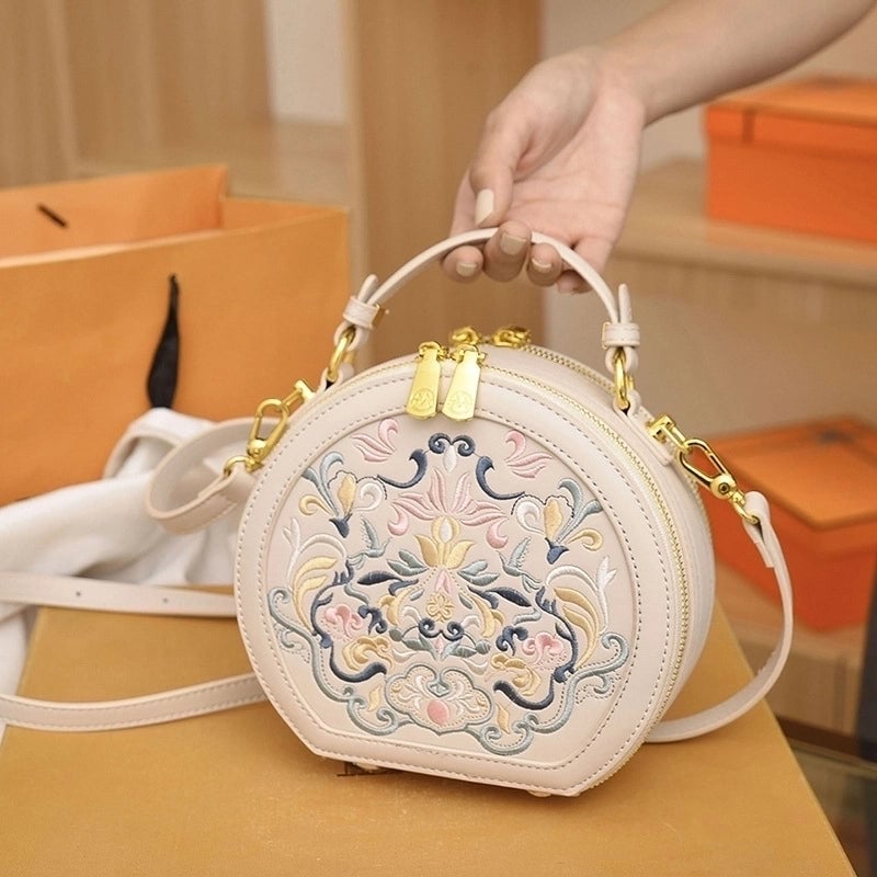 Women's Small Pu Leather Solid Color Ethnic Style Round Zipper Crossbody Bag