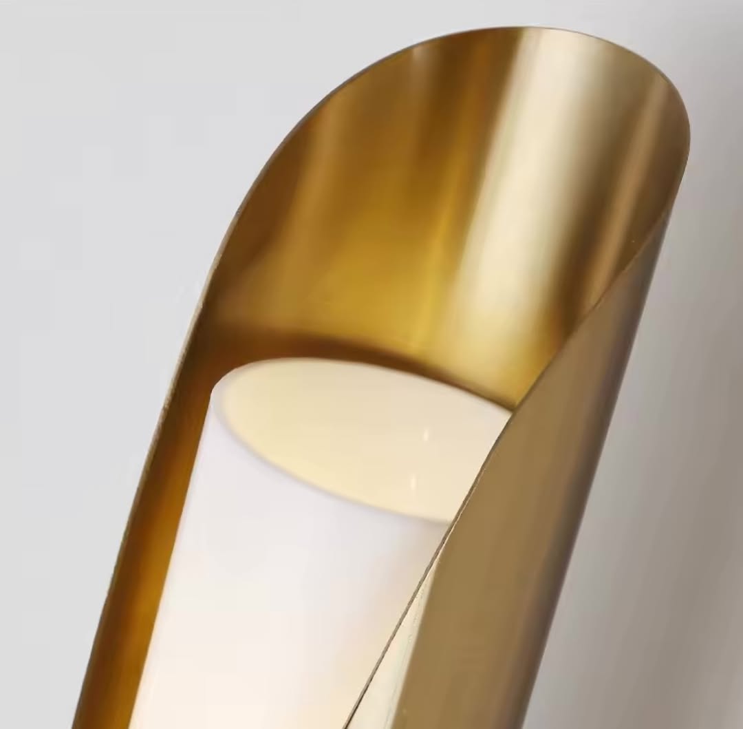 Sleek Gold Vertical Wall Light