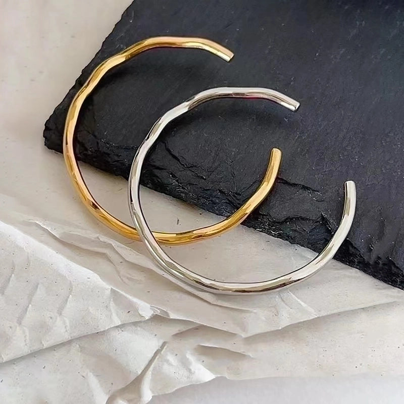 Luxurious Romantic Solid Color Stainless Steel Plating 18k Gold Plated Bangle