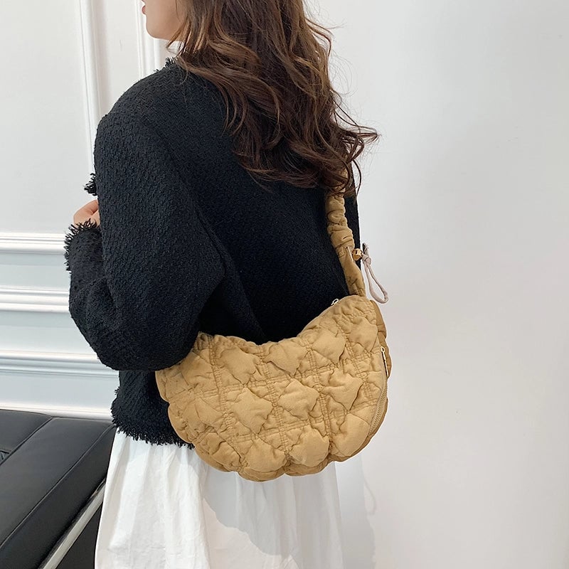 Women's Autumn&winter Polyester Solid Color Maximalism Classic Style Streetwear Knot Sewing Thread Dumpling Shape Zipper Underarm Bag