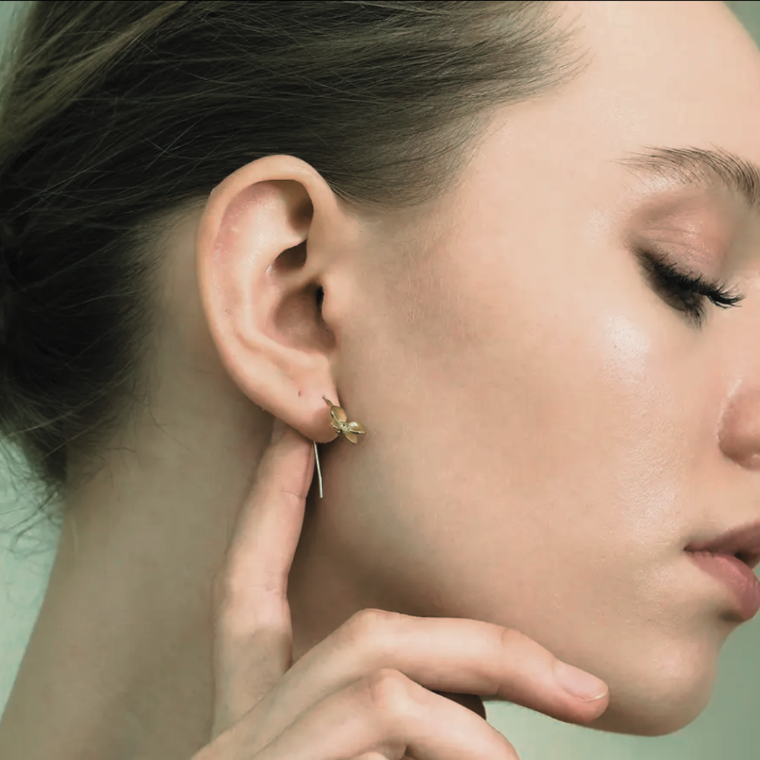 Floating flower studs - Gold