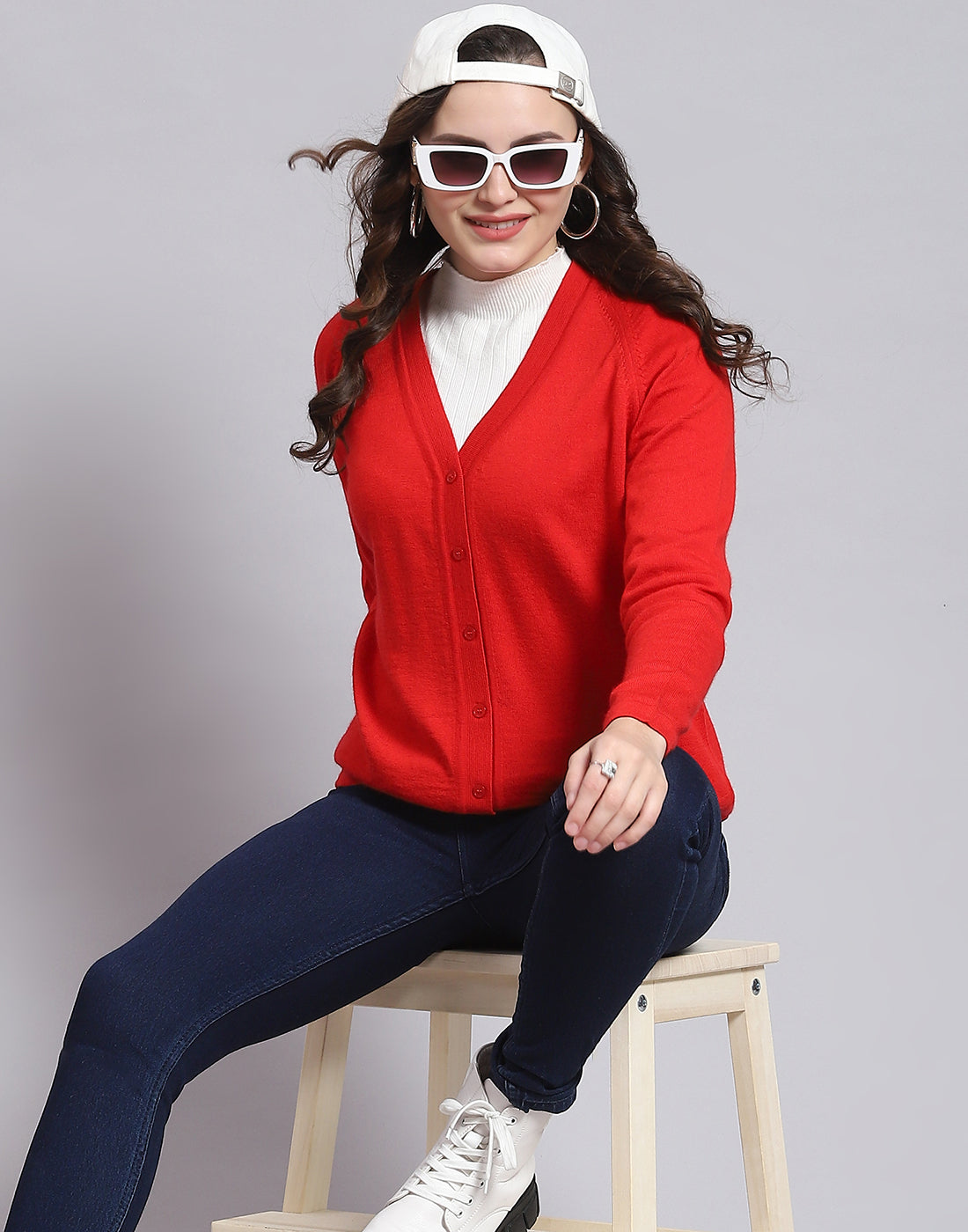 Women Red Solid V Neck Full Sleeve Sweater