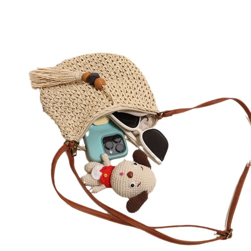 Women's Medium Straw Solid Color Vacation Beach Tassel Weave Zipper Straw Bag