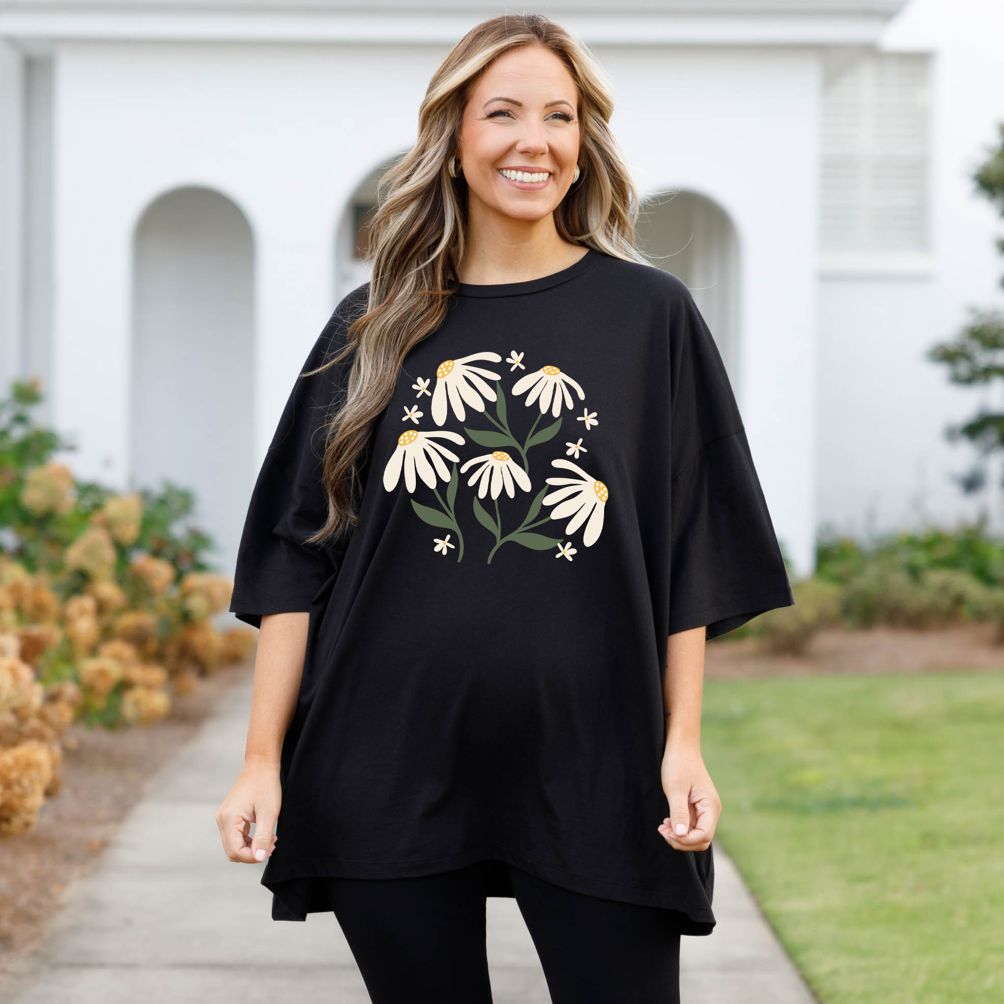 Daisy Picking Boyfriend Tee. Black