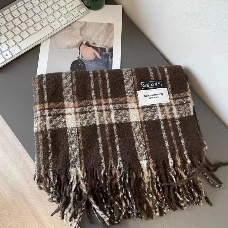 Elegant Scarf Female Niche Retro Elegant High-grade Sense Line Men And Women Couple Winter Warm Knitted Scarf