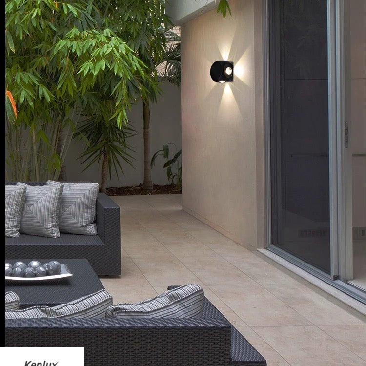 Modern Black LED Wall Light - Round Design