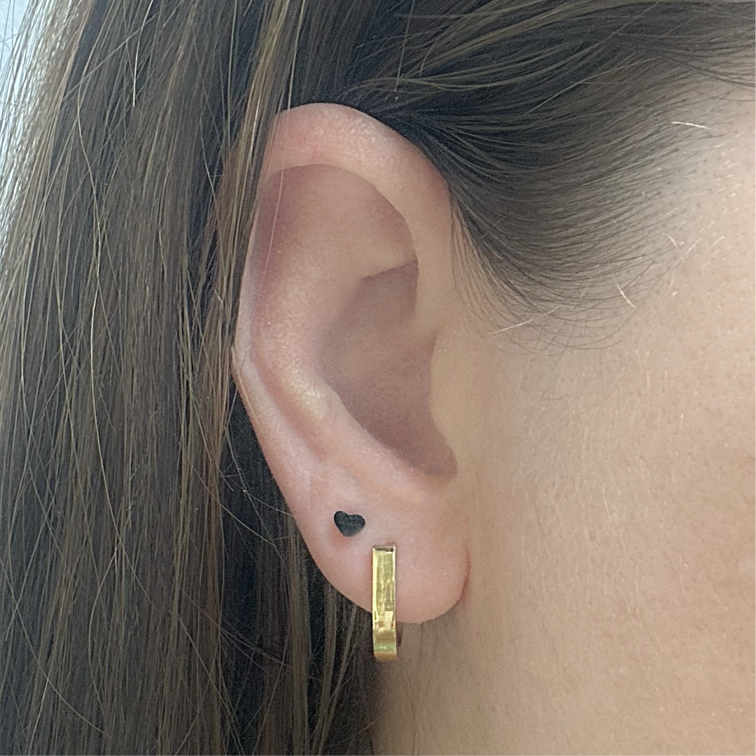 4mm Baby heart studs - Black