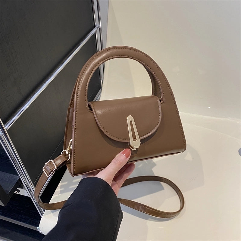 Women's Medium Pu Leather Solid Color Streetwear Square Lock Clasp Crossbody Bag