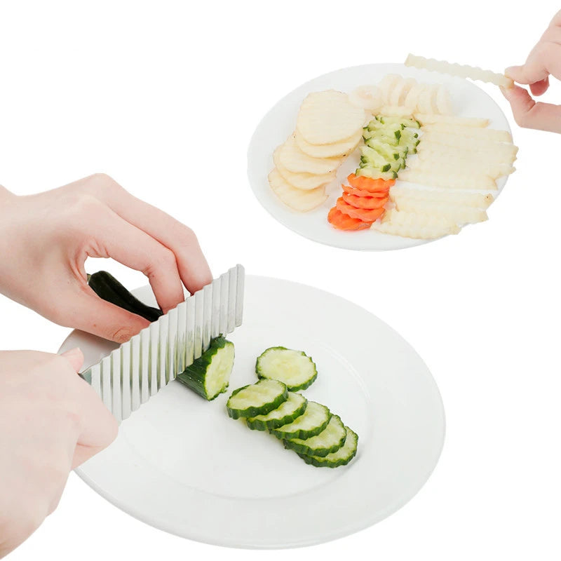Curly Cutting Knife With Wooden Grip