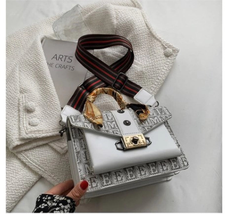 Women's Small All Seasons Pu Leather Solid Color Streetwear Square Flip Cover Handbag
