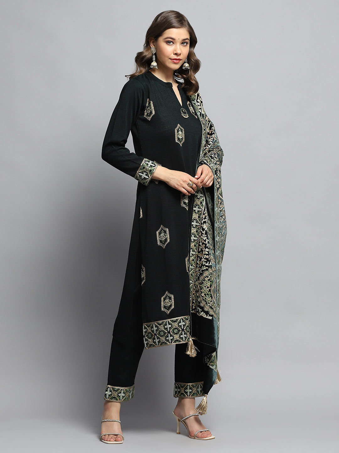 Women Green Self Design Round Neck Full Sleeve Kurti Set & Stole