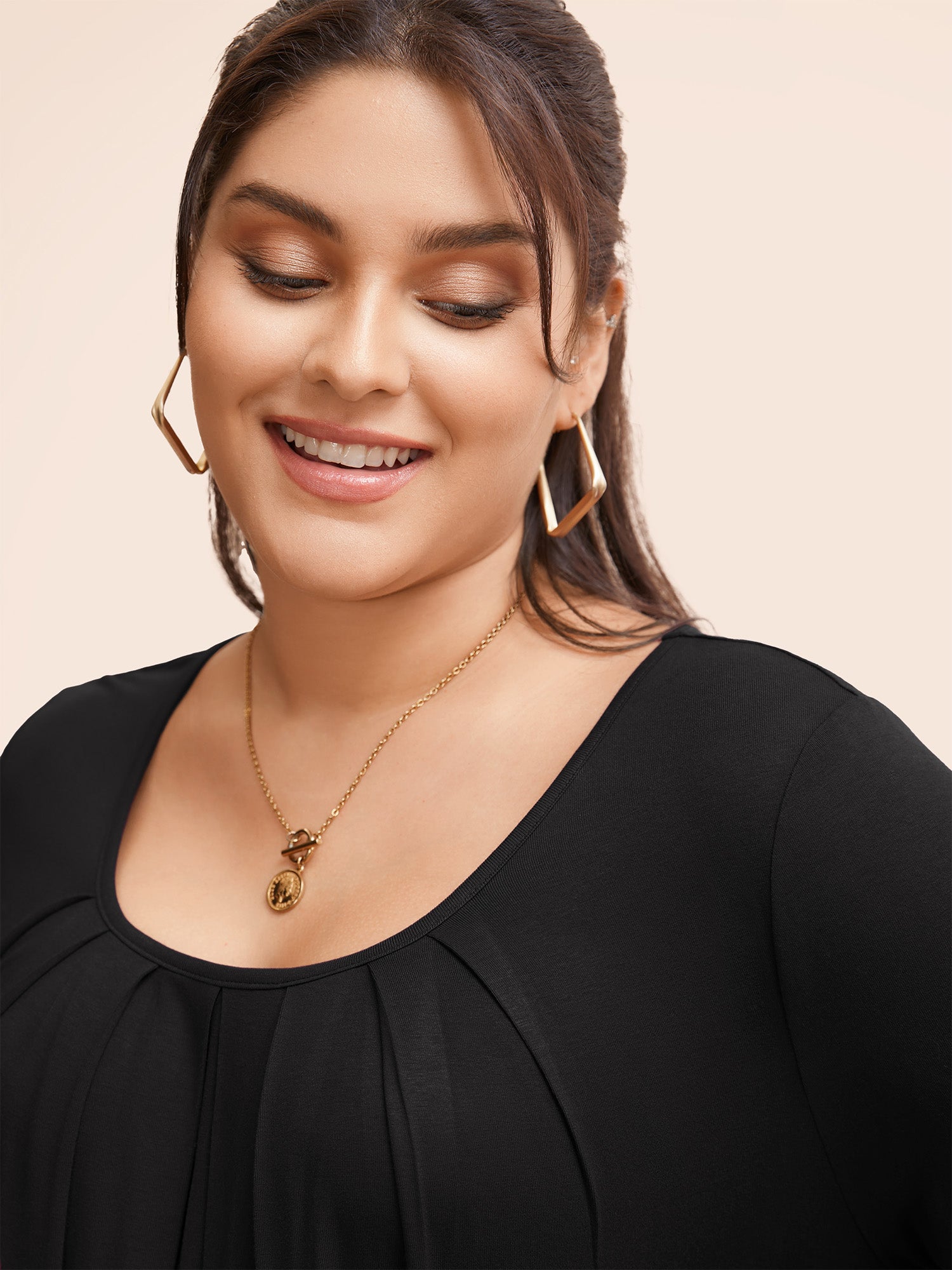 Plain Pleated Round Neck T-shirt