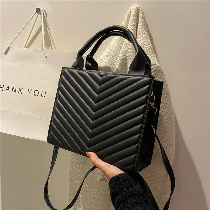 Women's Pu Leather Solid Color Classic Style Sewing Thread Square Zipper Crossbody Bag