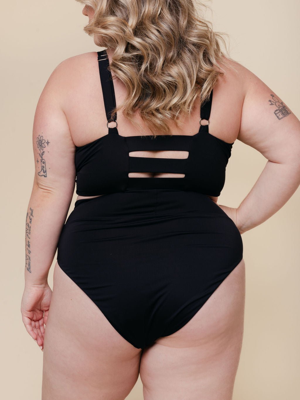 High Hip Crossover Bottoms in Black